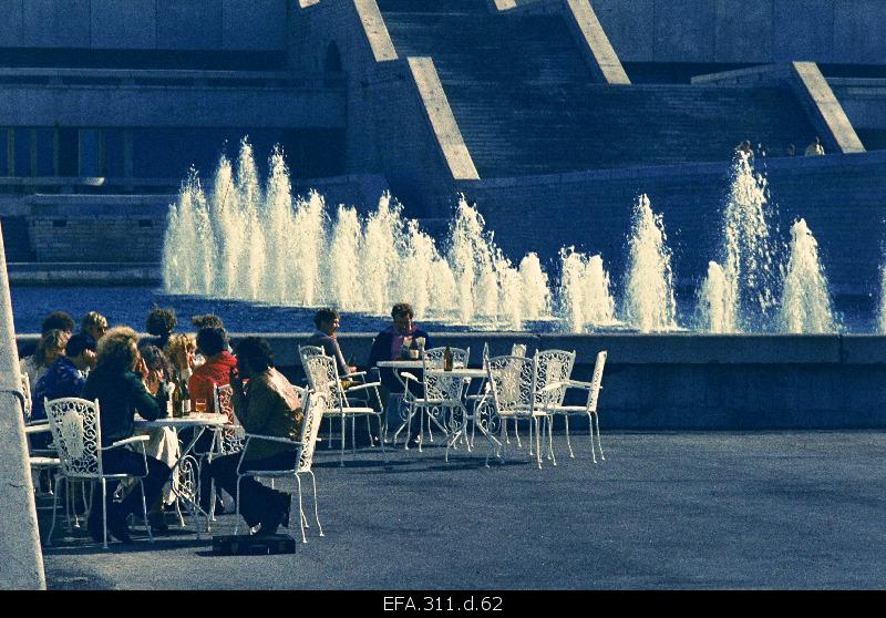 Outdoor cafe V.I. Lenini nim at the Cultural and Sports Palace.