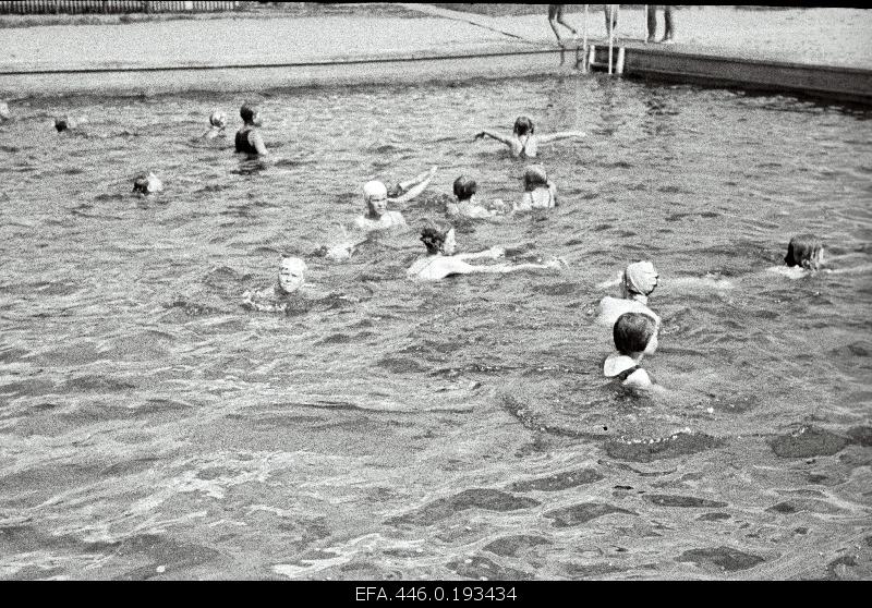 Swimming courses Nõmmel in Mustamäe pool.
