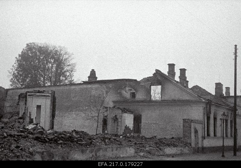 Garden street no. The ruins of 31 and 33 houses.