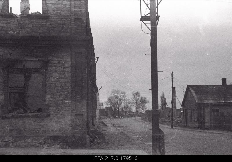 Ruins on Meltsiveski Street.