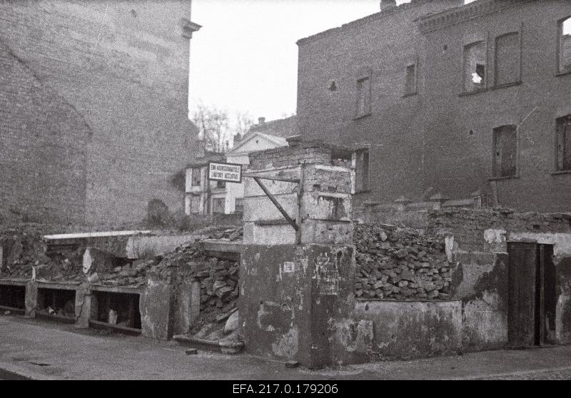 Ruins of the building of the Estonian Society of Seed Crops on the Winning Street.