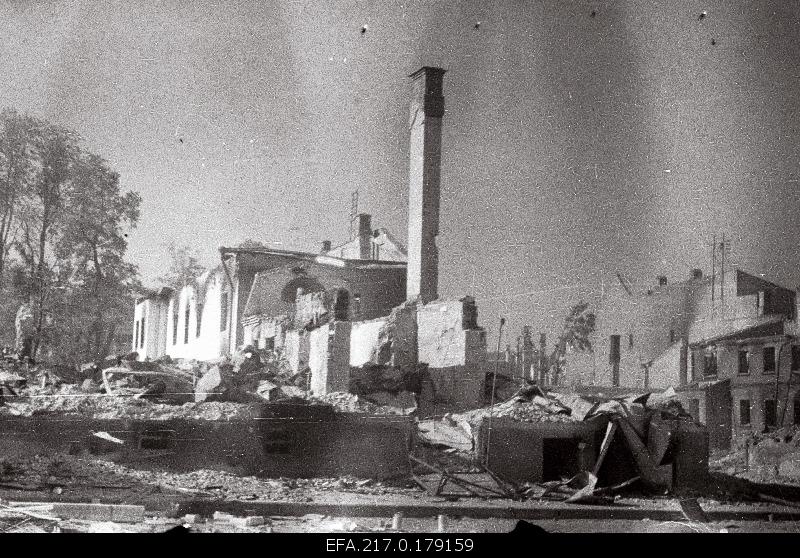 The ruins of the houses.