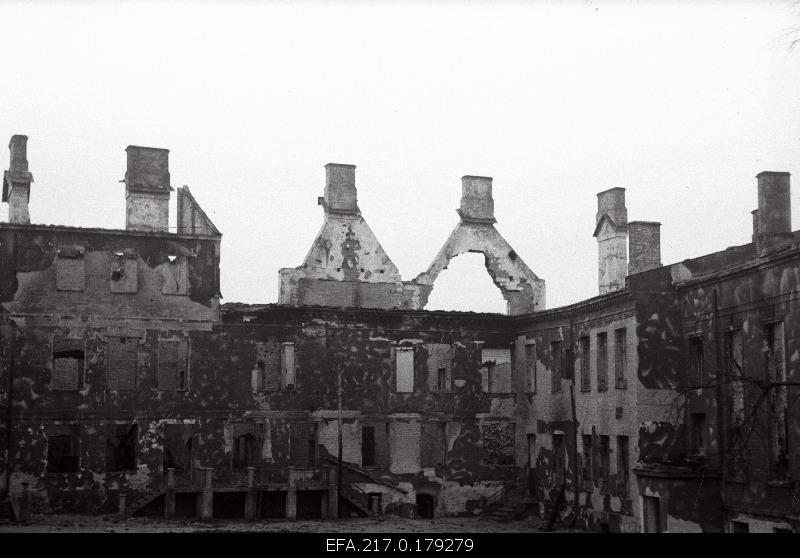 The ruins of the real school at the corner of Kalev and Riga Street.