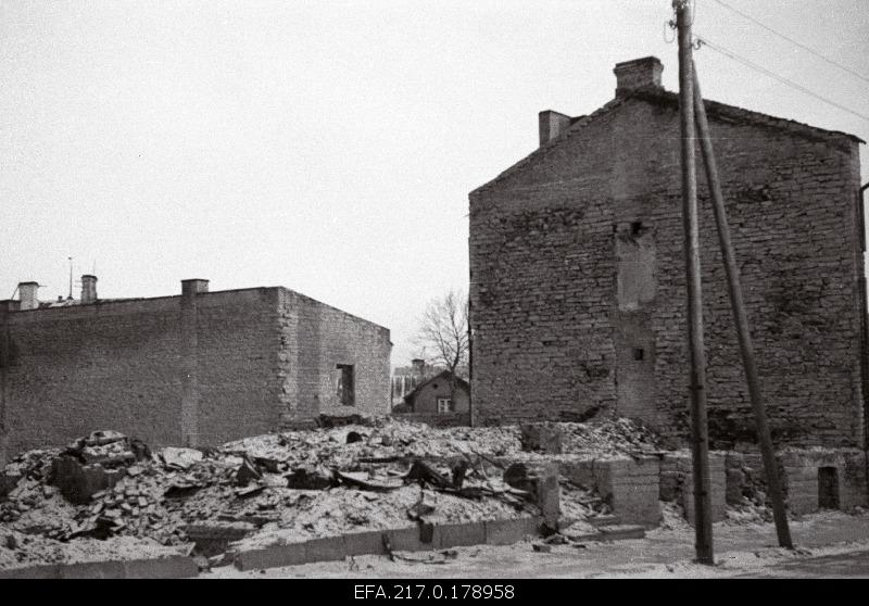 Ruins of residential buildings on Liivalaia Street.