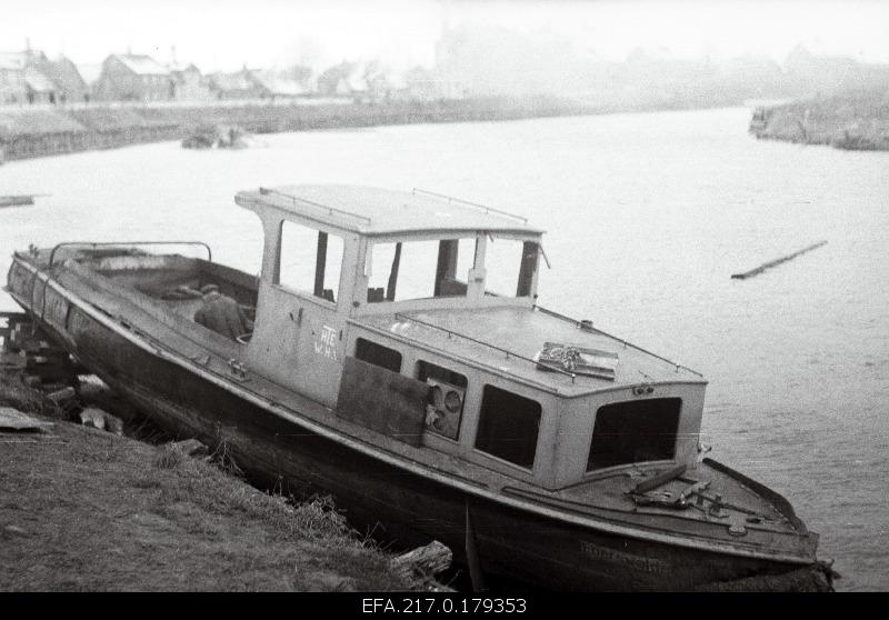 Destroyed ship at Oberwalde at Emajõe.