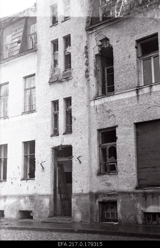 Ruined house Company Street No. 8.