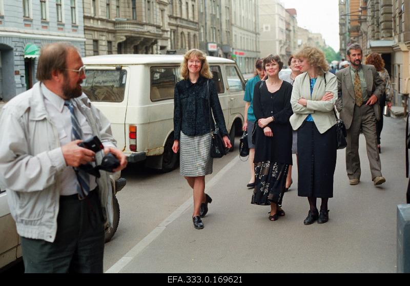 Employees of the Estonian Film Archive were commissioned at the Baltic audiovisual archives seminar. Visit the city of Riga. In front of the director of the Estonian Film Archive Harald Raudi, from the left: Mare Purde, director of the photo department, Ivika Paomees, Deputy Director of the film department, Ivi Tomingas.