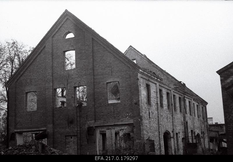 Ruins of car school and automotive workshops on Riga Street.
