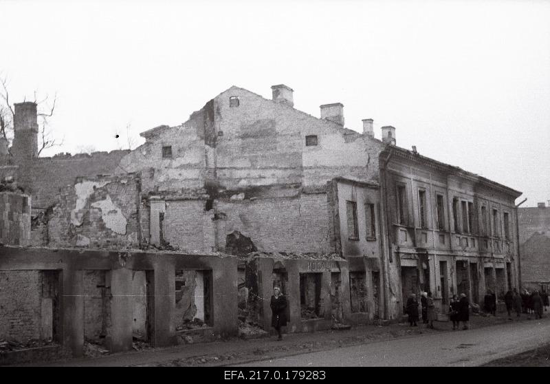 Ruins between Riga and Garden Street.