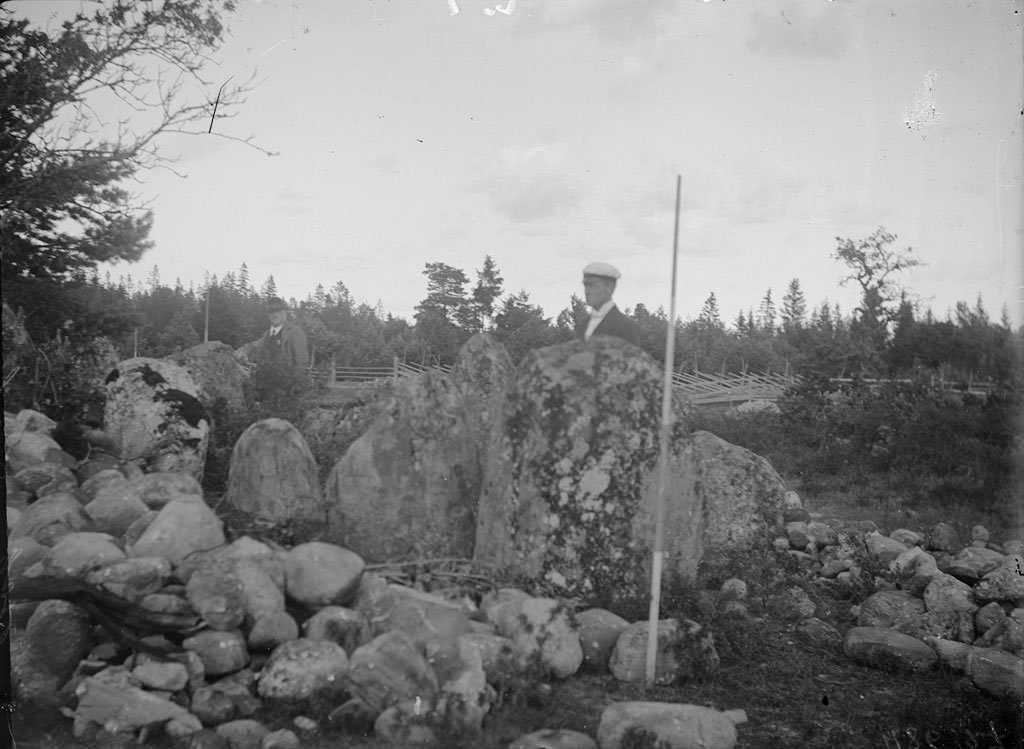 Stone ship at Ollajvs, Alskog, Gotland, Sweden