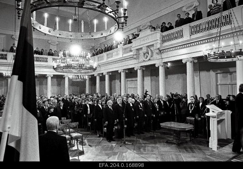 Promotion of honorary doctorates at the University of Tartu. Professor Aleksander Loit (from the left), Professor Endel Tulving, Professor of the University of Tartu, Professor of the Soviet Union, Professor Boriss Petrovski, Professor of the University of Turku, Professor Olavi Johannes Grnö, Estonian Soviet writer Jaan Kross, Professor of the University of Ohio, Ilse Lehiste.