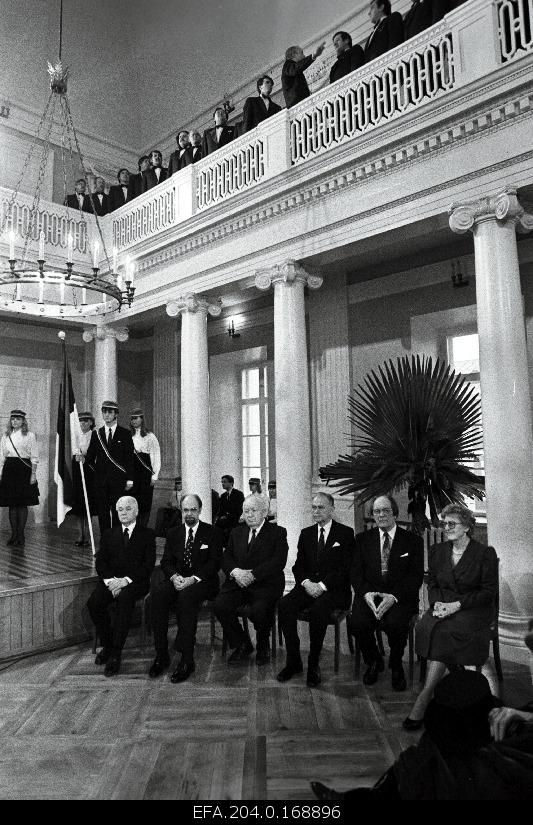 Promotion of honorary doctorates at the University of Tartu. Professor Aleksander Loit (from the left), Professor Endel Tulving, Professor of the University of Tartu, Professor of the Soviet Union, Professor Boriss Petrovski, Professor of the University of Turku, Professor Olavi Johannes Grnö, Estonian Soviet writer Jaan Kross, Professor of the University of Ohio, Ilse Lehiste.