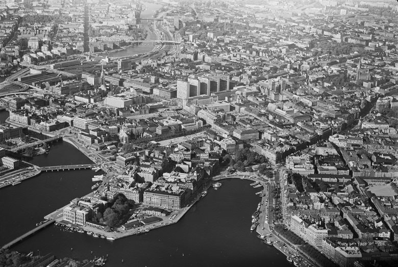 Stockholms innerstad - Stockholm City med Blasieholmen och Nybroviken i förgrunden, Östermalm.