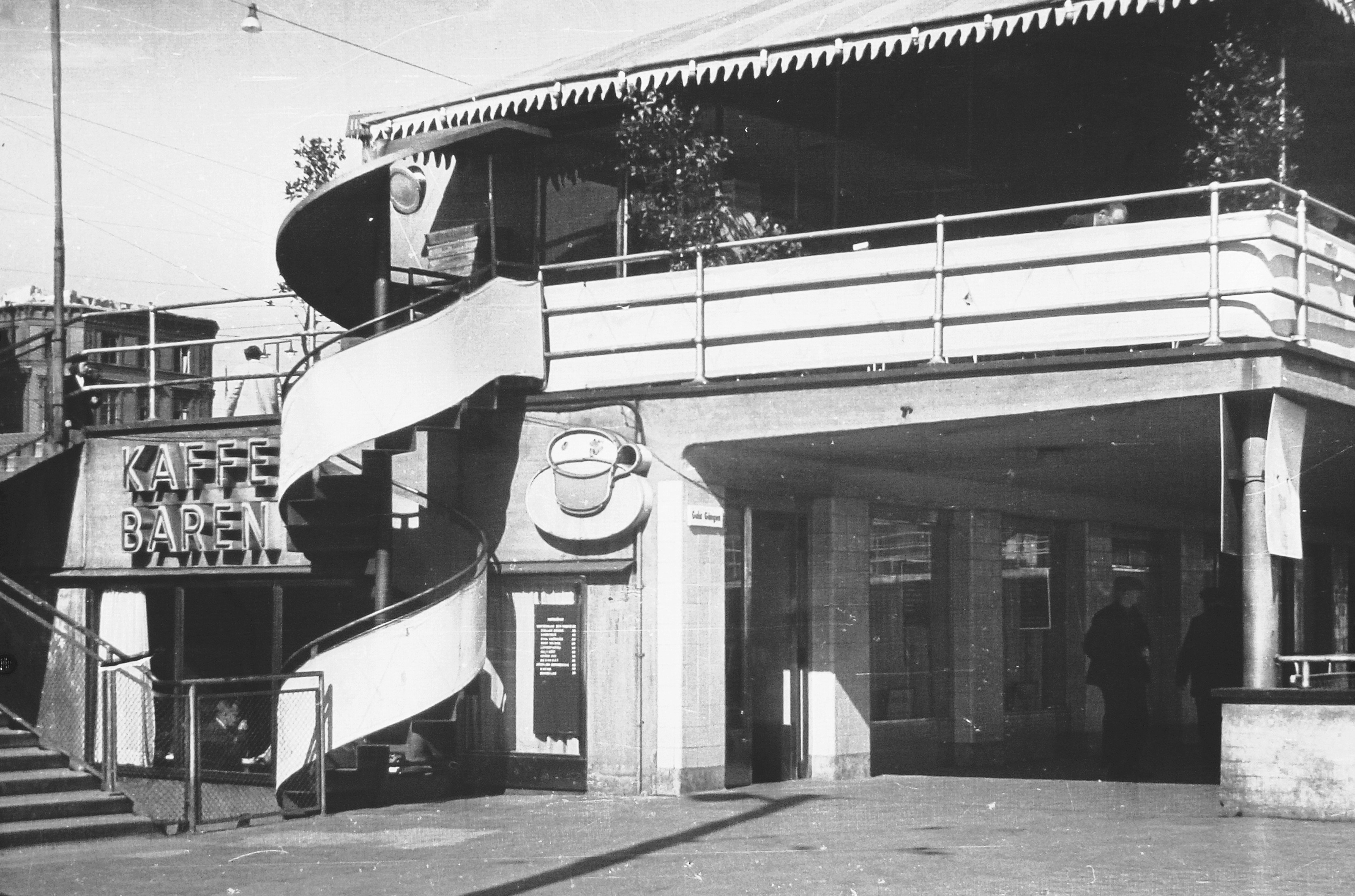 Slussen Gula gången 1945 - Gula gången med Coffe Baren (Ritad av Holger Blom), Slussen, Stockholm