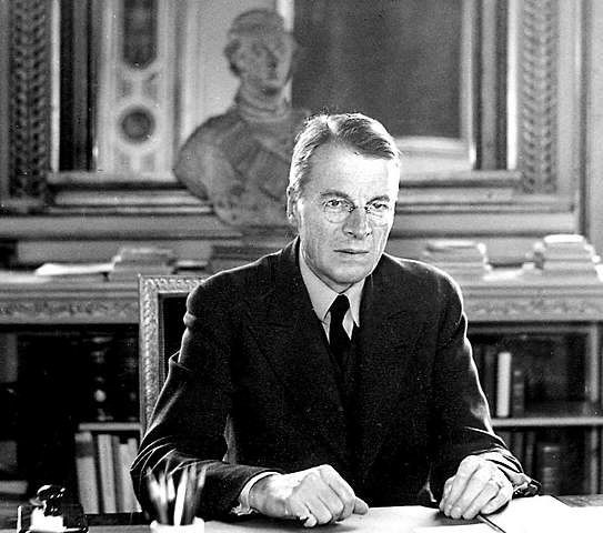 Press photo of Christian Günther 1940 - Ministers for Foreign Affairs of Sweden Christian Günther behind his desk in the Arvfurstens palats during the Winter War, January 1, 1940.