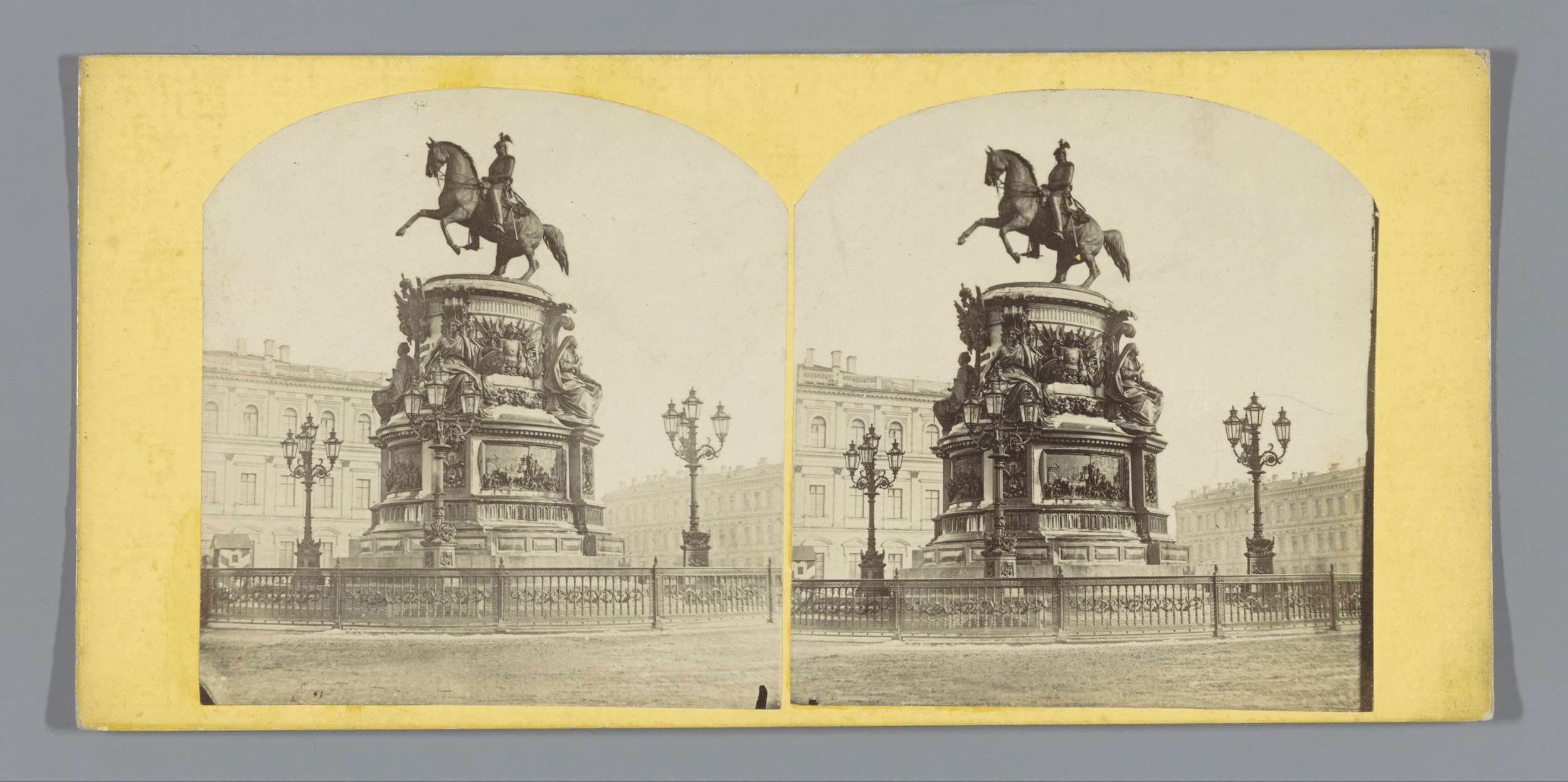 Ruiterstandbeeld van Nicolaas I van Rusland in Sint-Petersburg