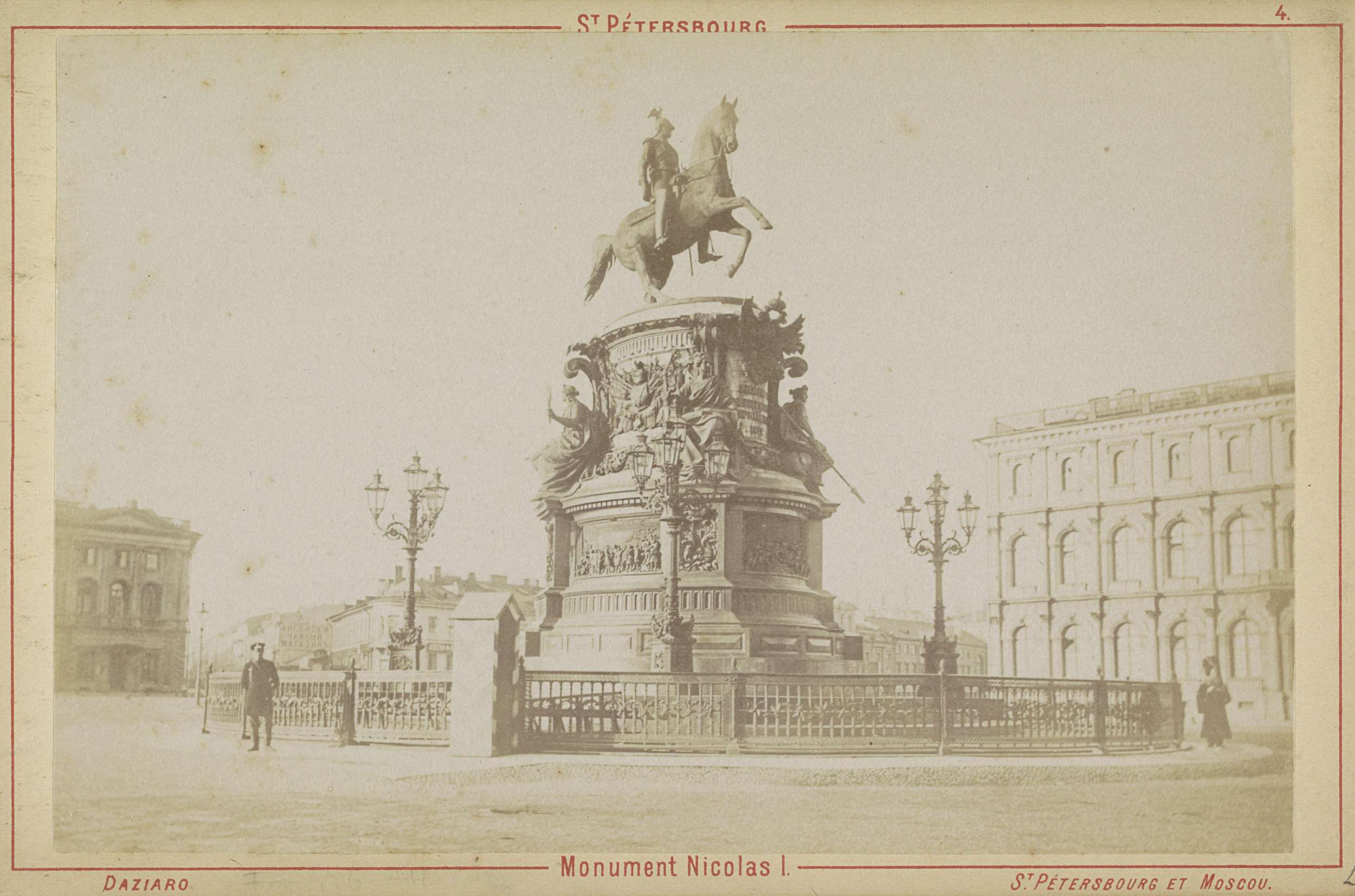 St. Pétersbourg. Monument Nicolas I., Ruiterstandbeeld van tsaar Nicolaas I in Sint Petersburg
