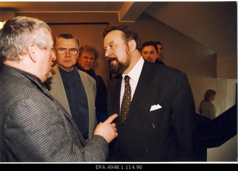 Congress of the VIII County of Estonia at Paide Culture Centre. Ülo Nugis is conversing.
