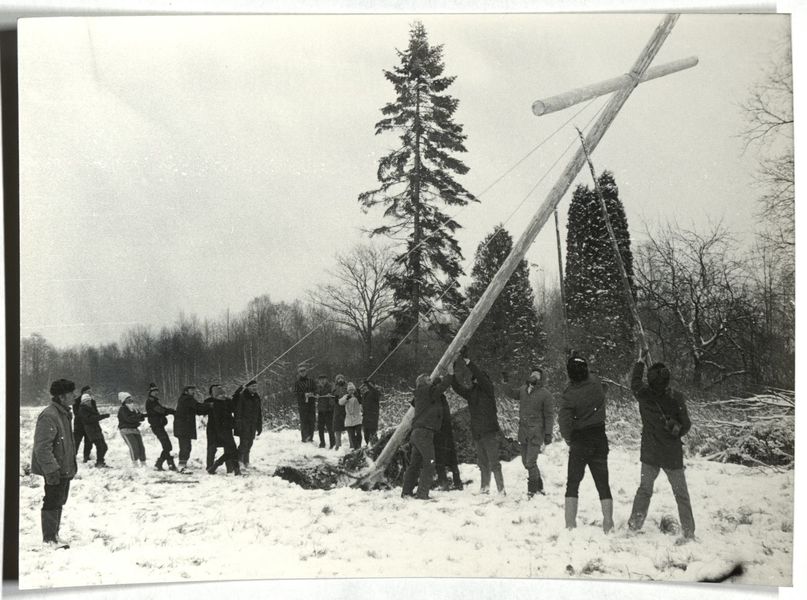 Crucifixion in Pilistvere in 1988