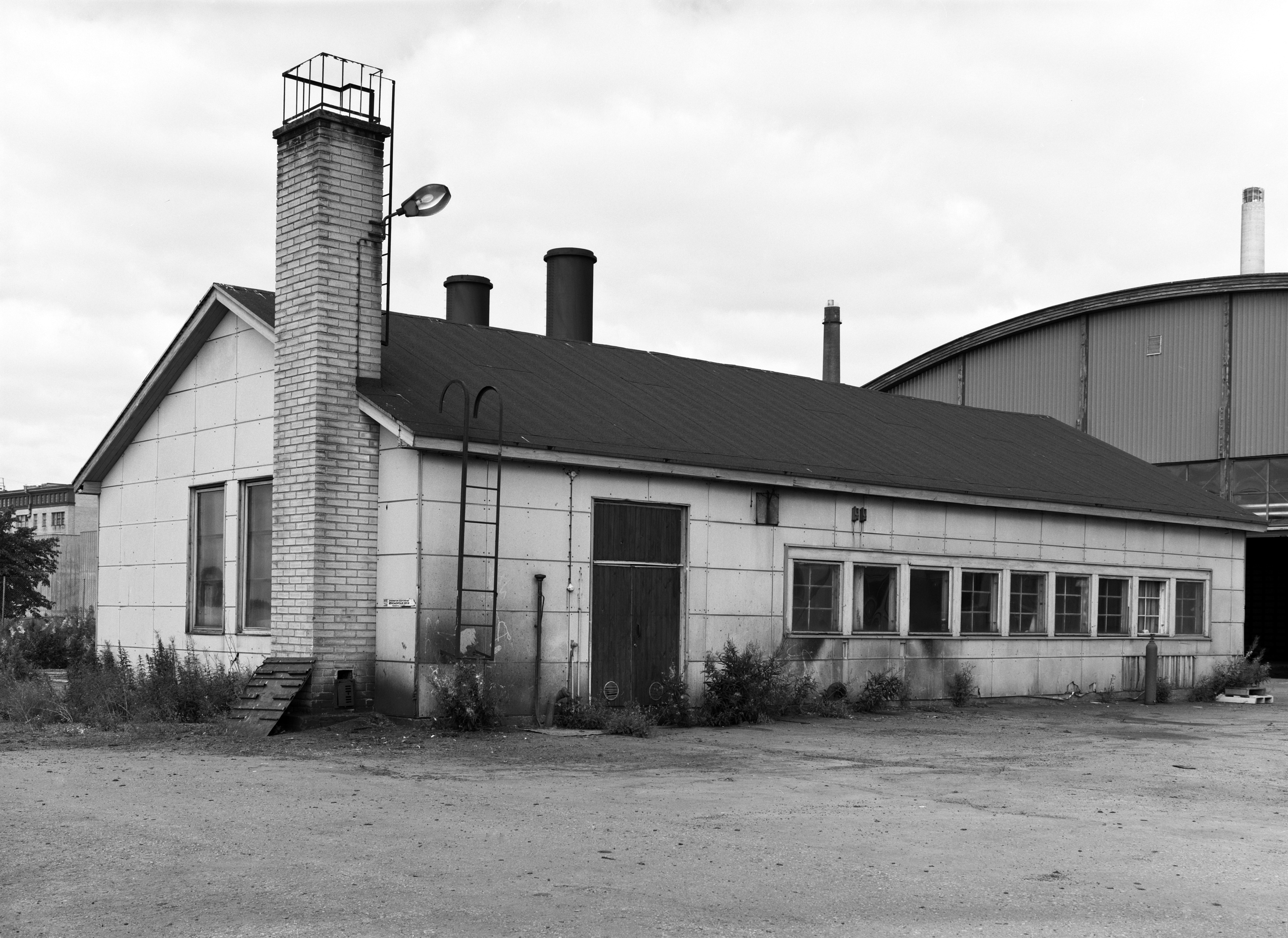 Ruoholahti. Kellosaaren lentoaseman 1930-luvun alun verstasrakennus