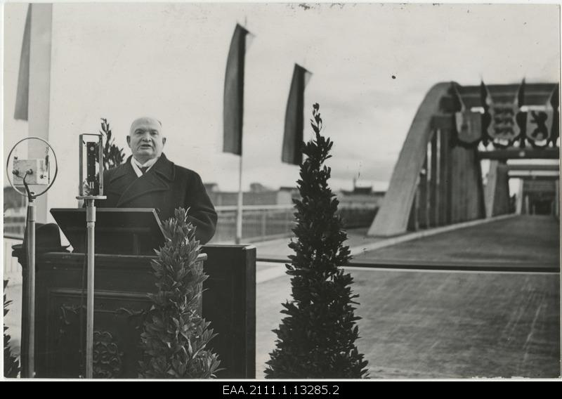 Pärnu Suursild, President of the Republic of Estonia Konstantin Päts speaking about opening the bridge