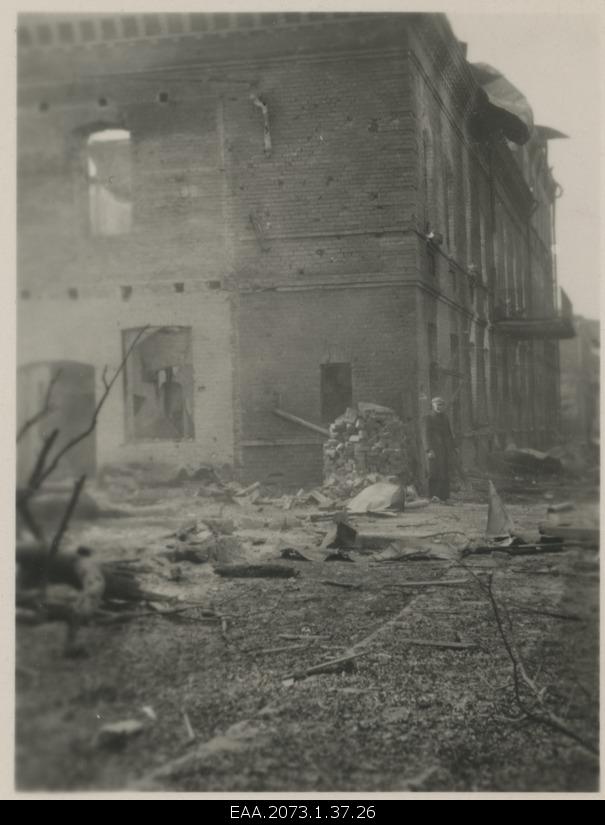 War breaks in Pärnu 23.09.1944, burning Koolises house
