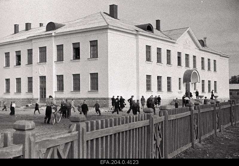 View of the new school building in Kohtla-Järve (Kohtla-Järve 7-class school).