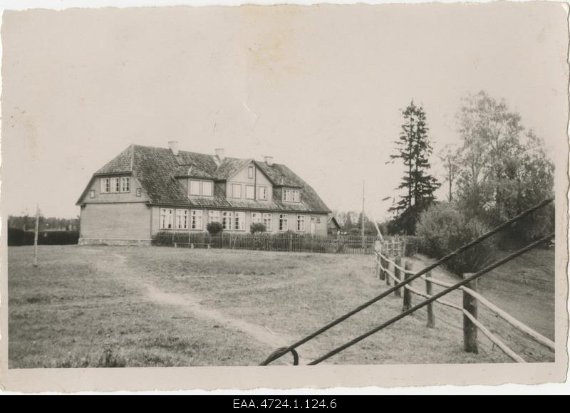 View of Samlik School House