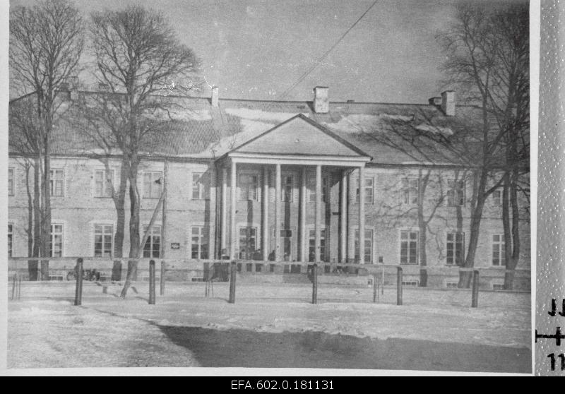The old school house of Kaarlimõisa, in which in 1888-1906 Alexander City School operated.