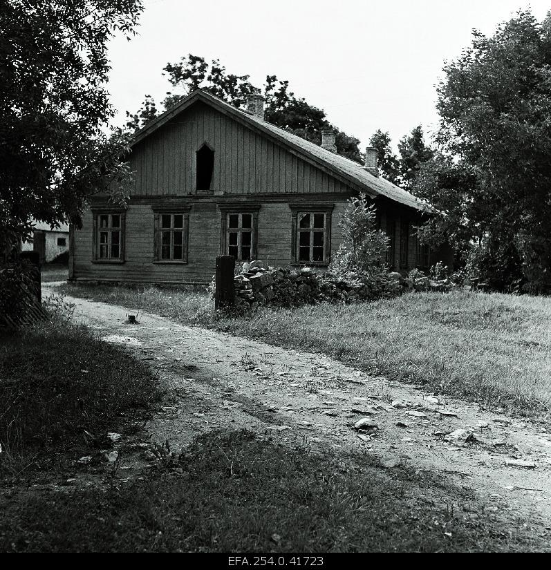 Tornimäe's old school house in Saaremaa.