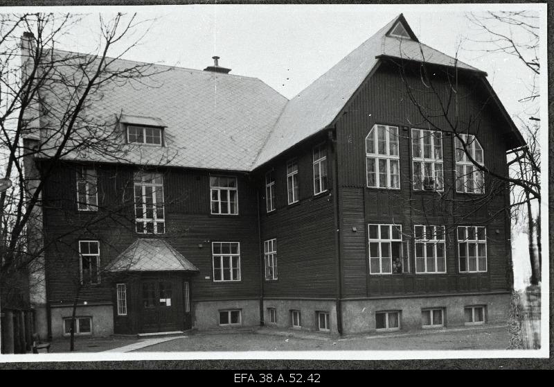 Outdoor view of the German primary school building in Tallinn, Endla tn 2a.