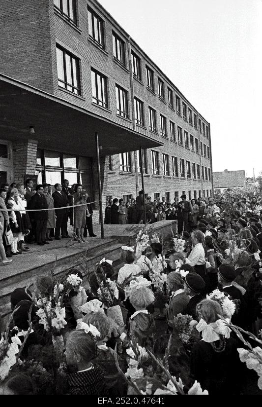 Tallinn 45. Opening of a new school building in high school on Paldiski highway.