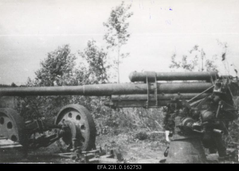 German occupation in Estonia. The Red Army abandoned a large air defence piece from Kantküla position.