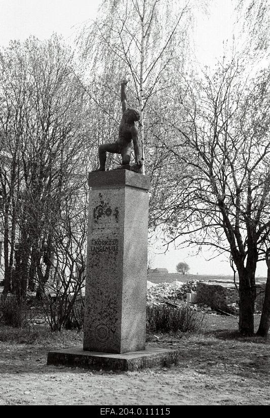 In 1905, the monument of the murdered in Dog.