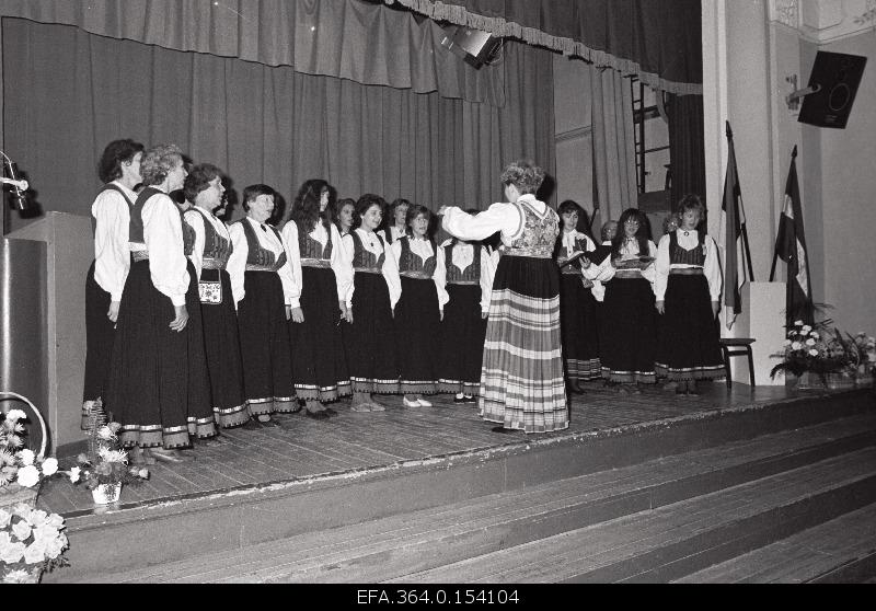 During the 80th anniversary of the Keila Consumers Cooperative, there is a female choir of the cooperative.