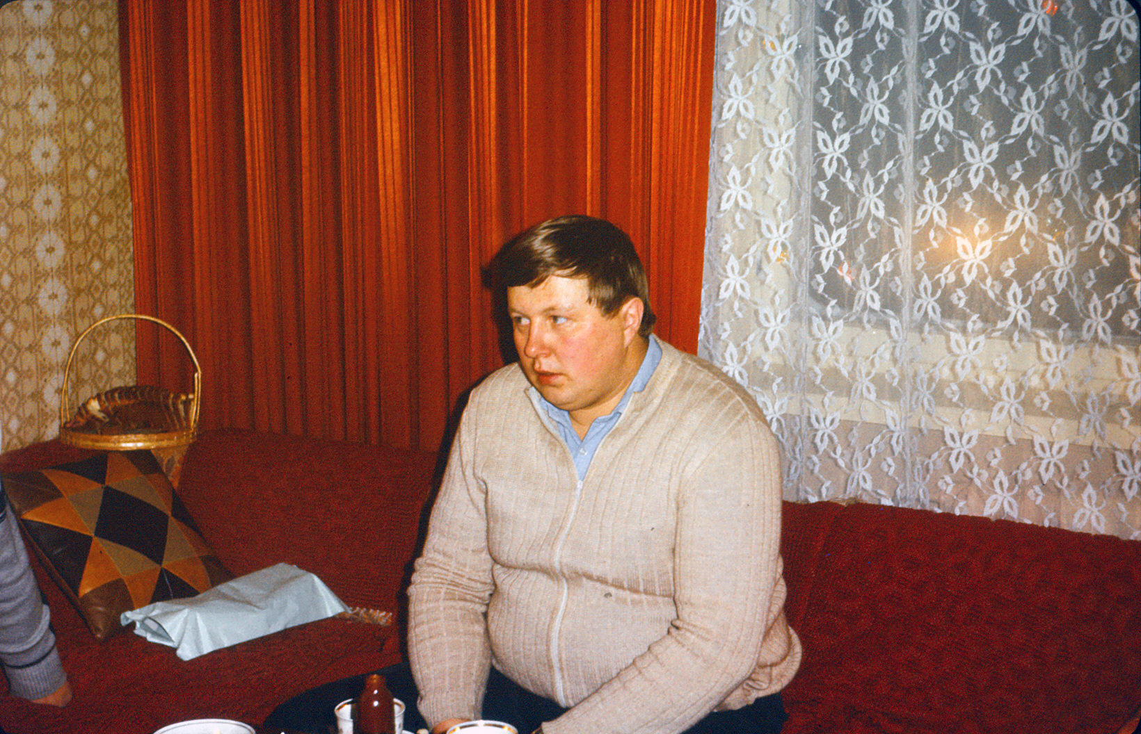 [Taebla slides: party]