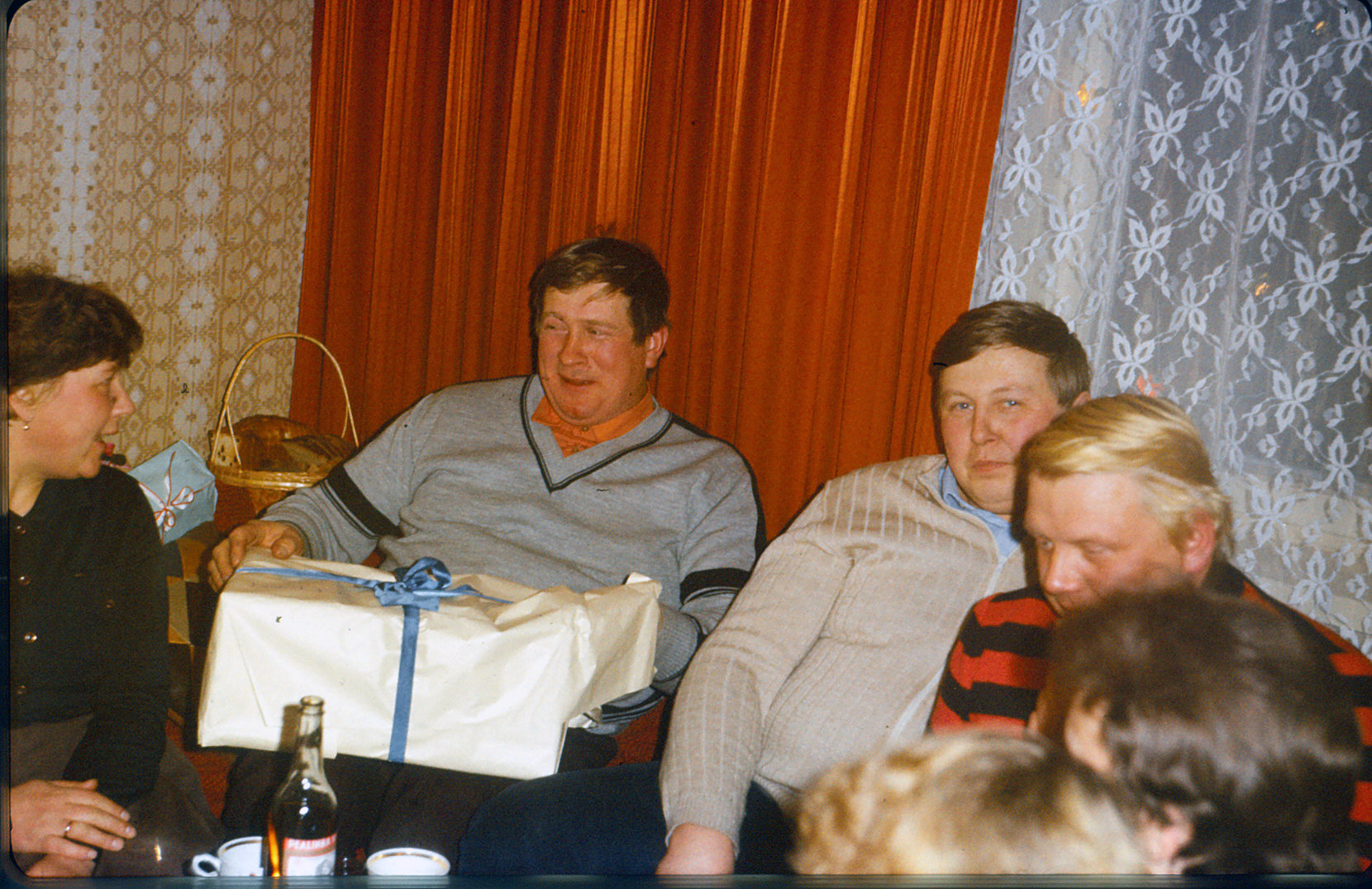 [Taebla slides: party]