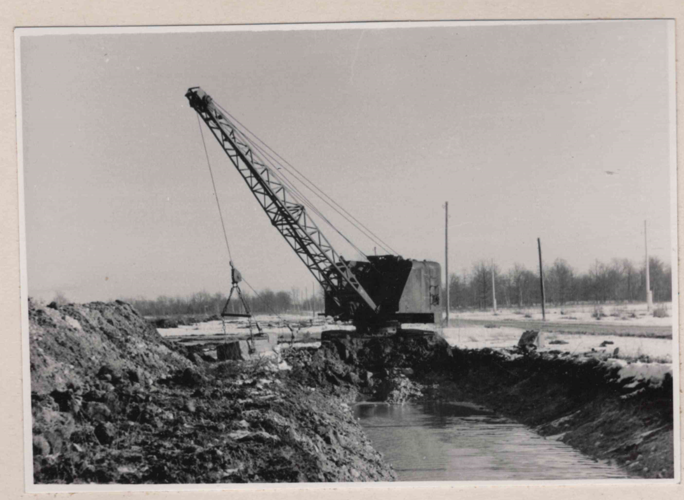Mining the main crane