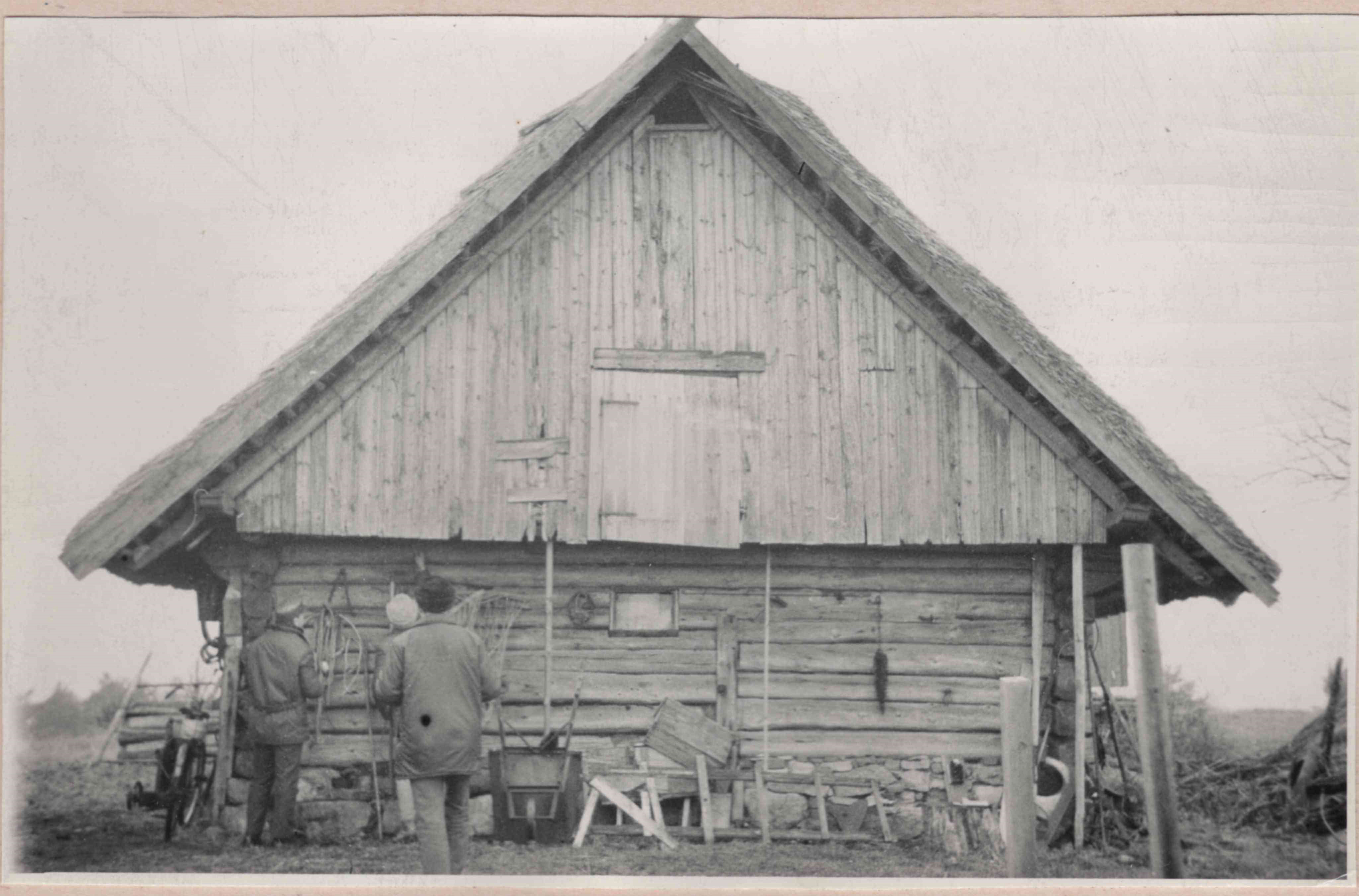Hobulaiu table building before restoration