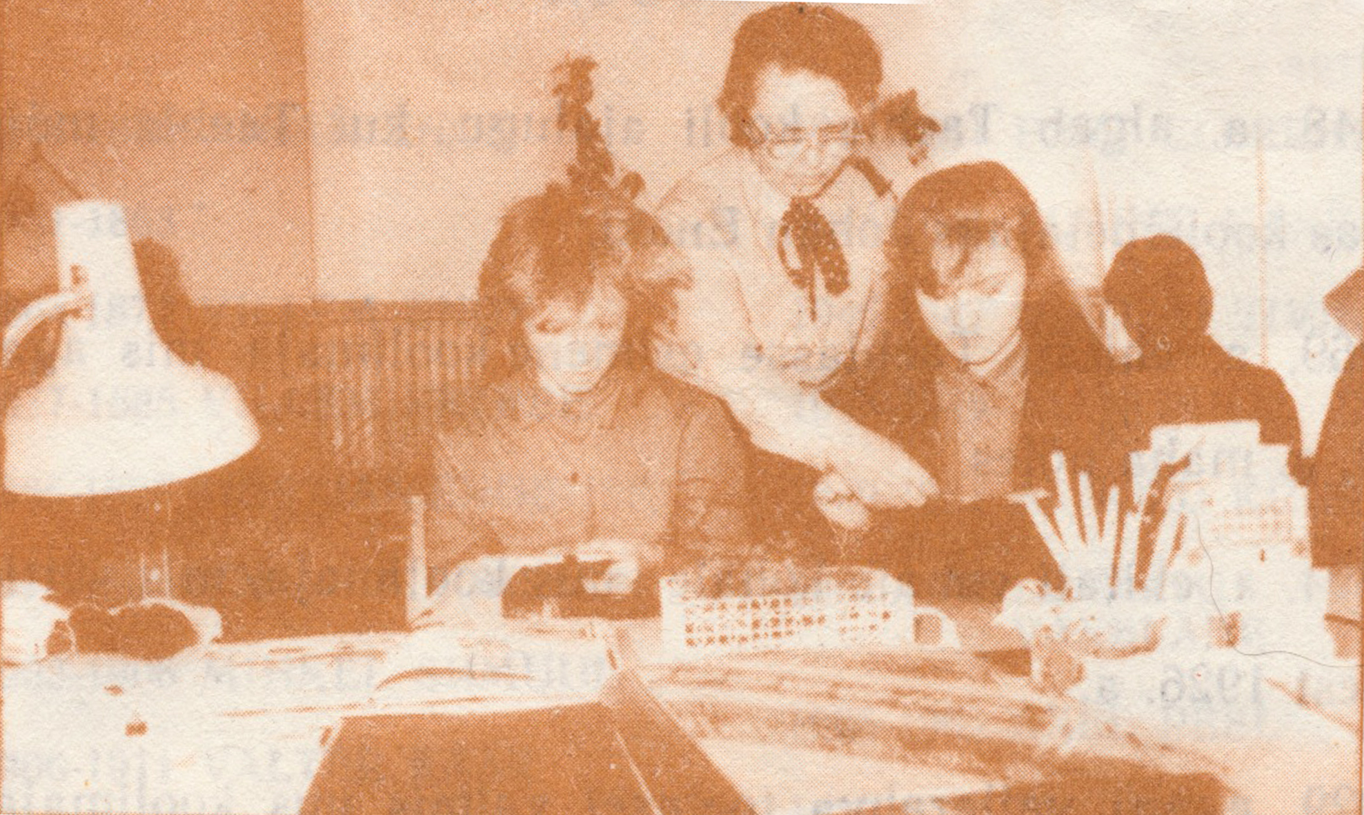 1985 a - Mari Treu in the handicraft circle, s.o. Asta and Mari Veske