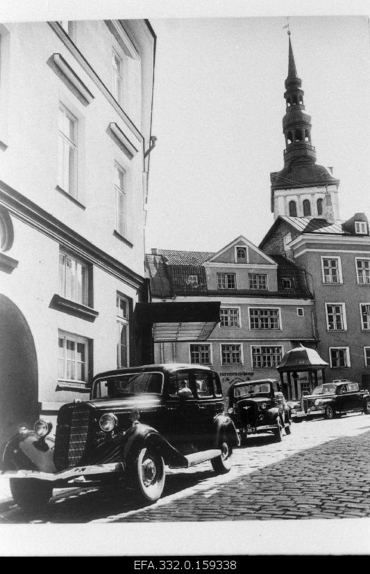 The club “Unic” event “Old Tallinn Ring 91”. Left: cars Gaz m-1 1937 model, Adler 1938. Model, ZIS-110 1945.a. Model.