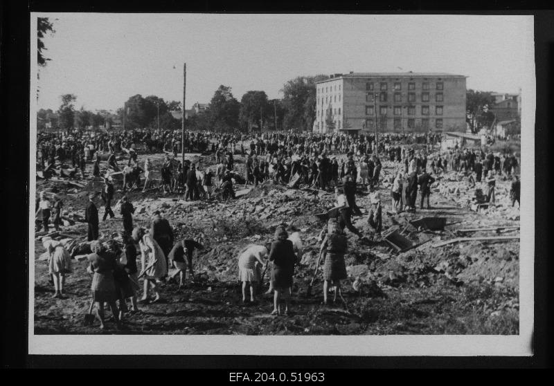 The rehabilitation of school youth Sunday at the win alley.