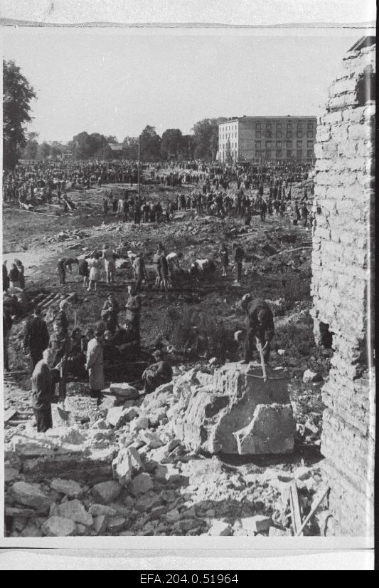 The rehabilitation of school youth Sunday at the win alley.