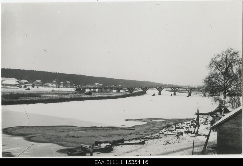 Pikasilla bridge from far