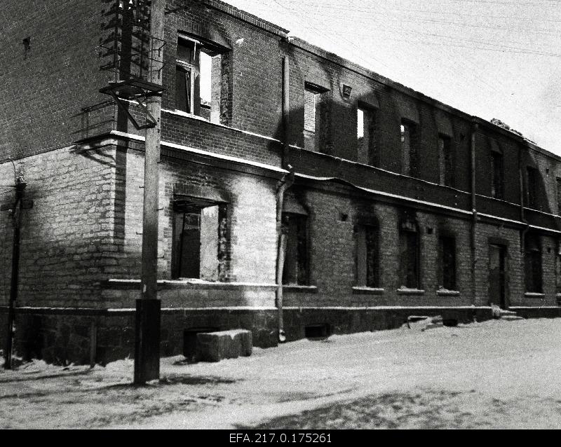 Post office burned by Germans [Jõhvis].