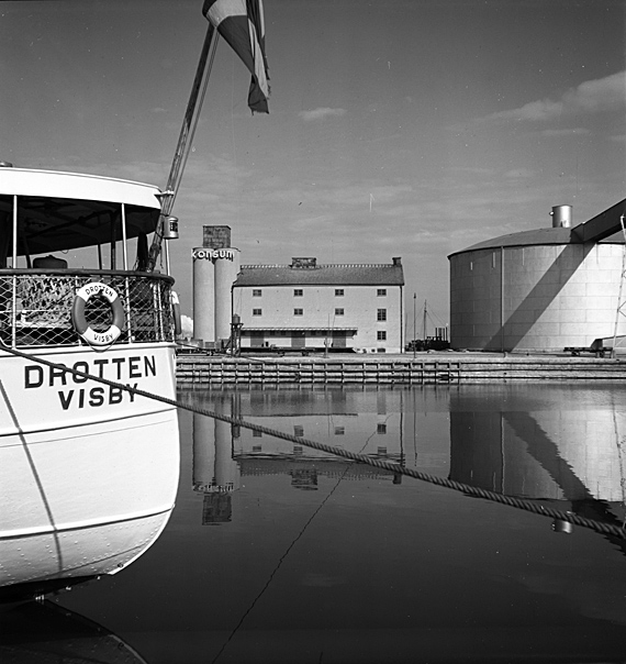 Visby hamn. Bilden är troligen från 1940-talets första hälft.