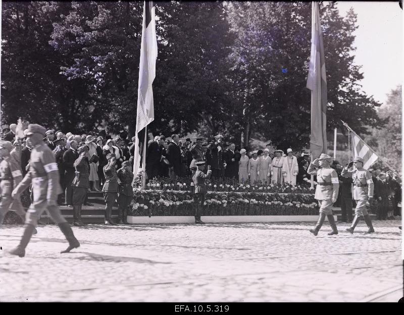 King of Sweden Gustav V welcomes the military parade.