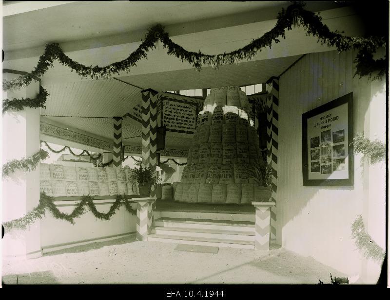 The Big Wedding and Sons' Exhibitions at the Agricultural Exhibition.