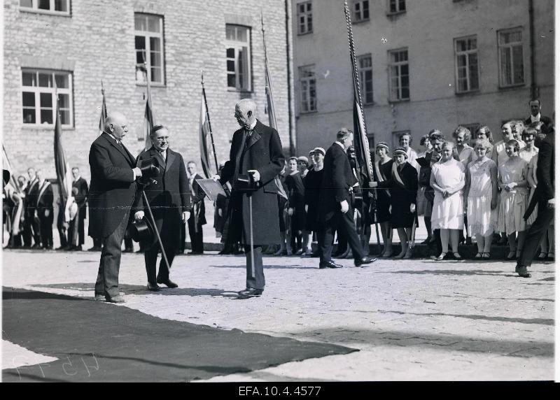 The King of Sweden Gustav V visited Tallinn.