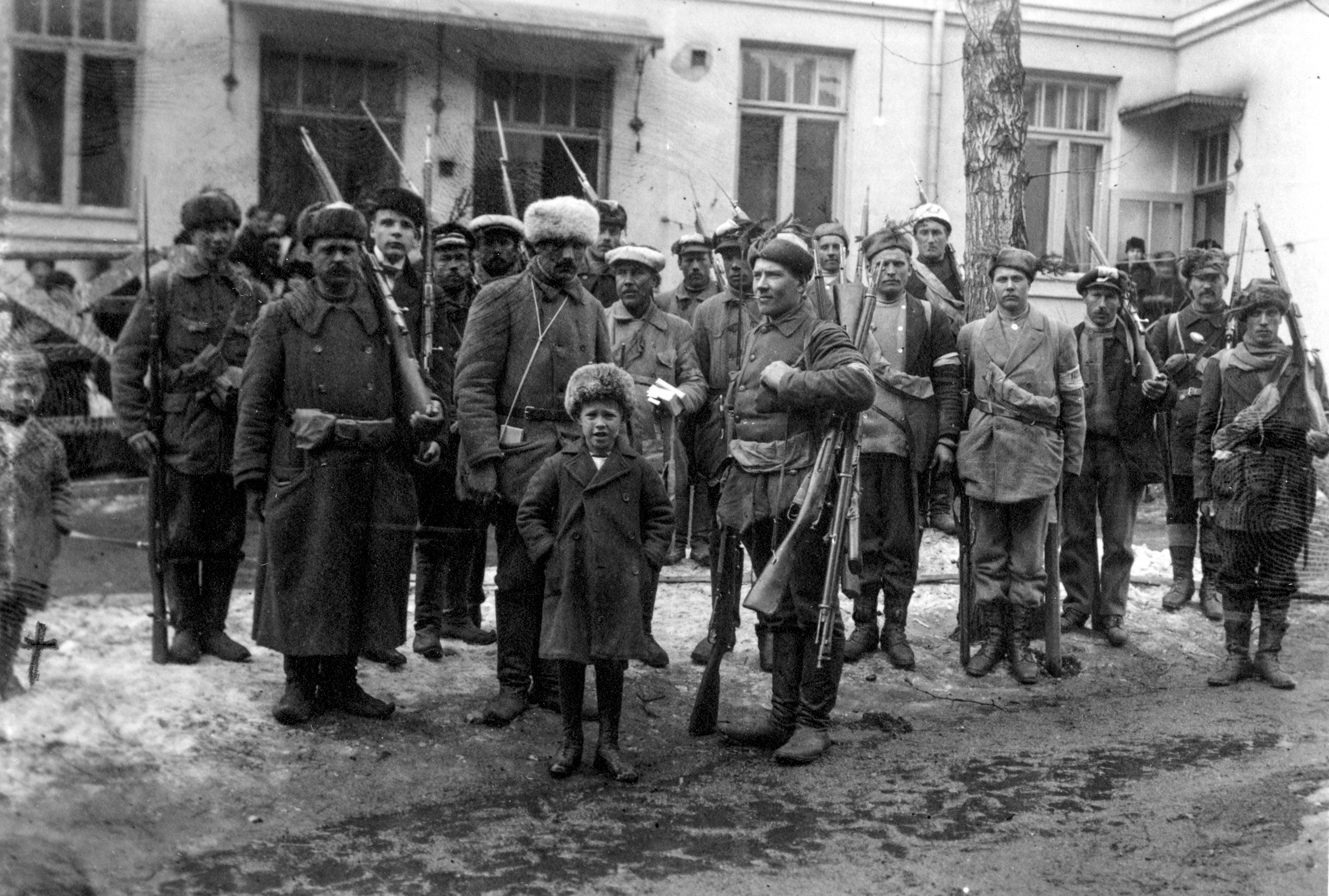 White troops in the centre of Tampere on 5 April 1918 (26970234105) - CC-BY Tampere 1918, photographer unknown, Vapriiki photo archive. Finnish Civil War 1918, Photographer unknown, Vapriikki Photo Archives.